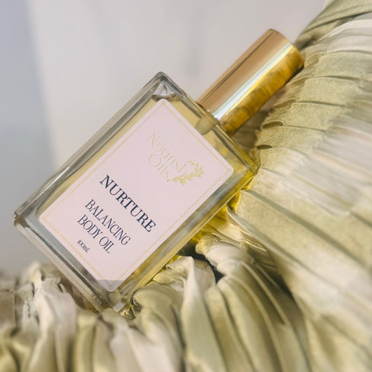Feel emotionally grounded with Nurture Body & Massage Oil. A calming blend of jojoba, geranium & chamomile to soothe the nervous system and skin.